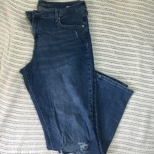Old Navy curvy profile distressed skinny jeans